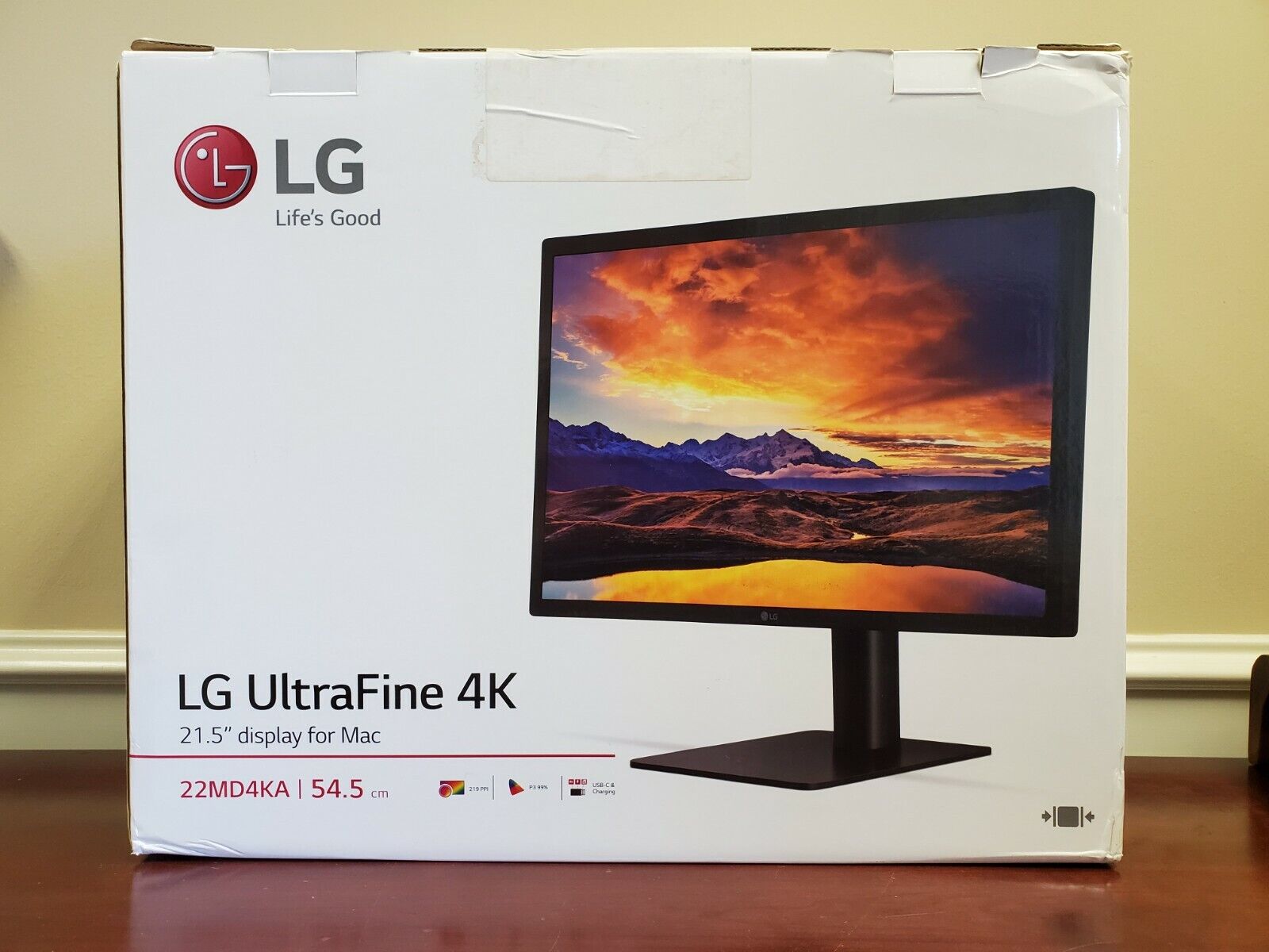 LG UltraFine 4K 22MD4K 21.5 Widescreen Monitor for Mac with built