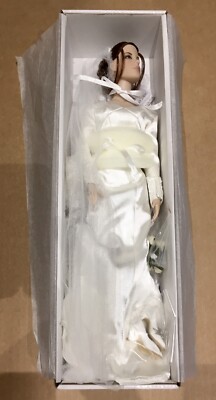The Twilight Saga - Breaking Dawn Part 1 -  Forever Bella  Wedding Tonner Doll