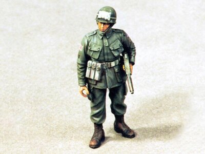 Verlinden 1/35 US Airborne Paratrooper Sergeant w/M1 SMG D-Day Normandy WWII 212