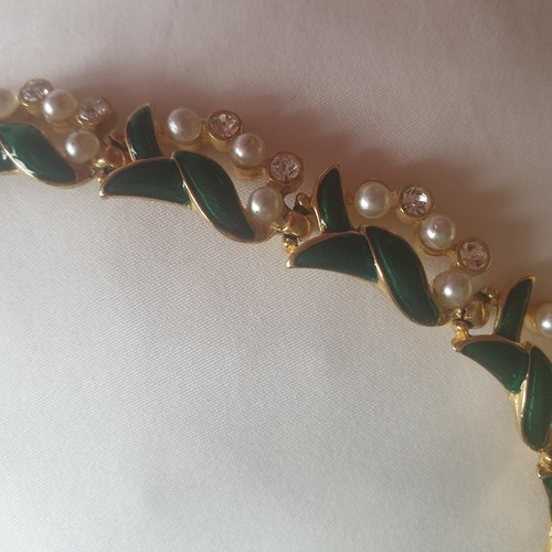 Collar Gargantilla De Colección Musee Des Arts Decoratifs París Esmalte Verde Perlas Diamante - Imagen 7 de 10