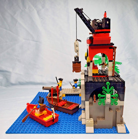 LEGO Vintage Pirates 6279 Skull Island Complete w/ Manual & Minifigures & Box