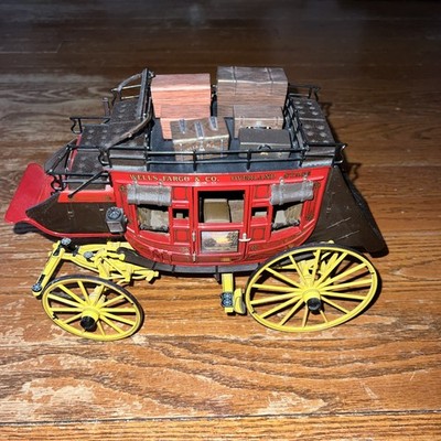Franklin Mint Wells Fargo Stagecoach-Diecast Metal 1:16 w/ Accessories MINT