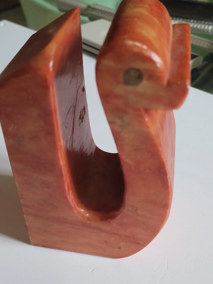 Paire Serre Livres anciens Marbre Rose Gravé a la main en forme d'Ecureuil - Photo 2/4