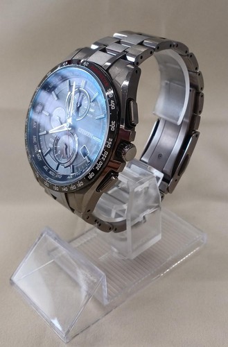 Citizen Eco-Dr H804-T022855 Radio-Pilotée Jour Date Titane Solaire Montre Hommes - Photo 2 sur 6