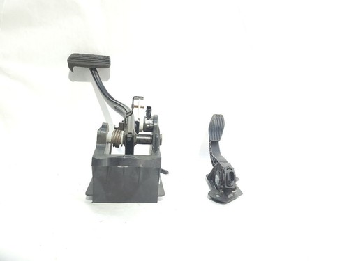 2020 Chevrolet Silverado 2500 LTZ Duramax OEM Accelerator And Brake Pedal - Picture 10 of 12