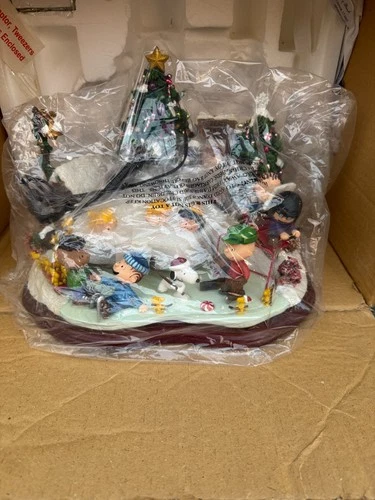 "A Charlie Brown Christmas" Ice Skating Rink from Danbury Mint