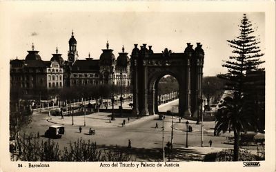 CPA AK BARCELONA Arco del Triunfo y Palacio de Justicia SPAIN (789832)