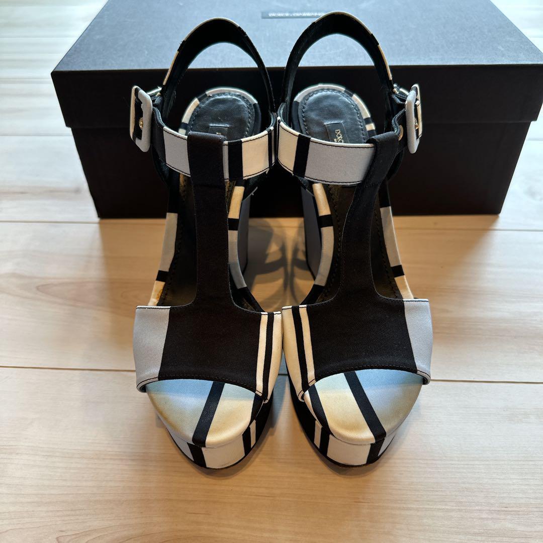 シューズ・サンダルその他 DOLCE & GABBANA Woman Flat sandals Black CR1620AR572 8B956 Satin sandals with gemstone embellishment in Black for Women