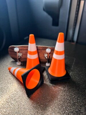1:8 Scale TRAFFIC CONE(S) For RC Cars, Fingerboard Obstacle, Diorama. 1,4,10 PK