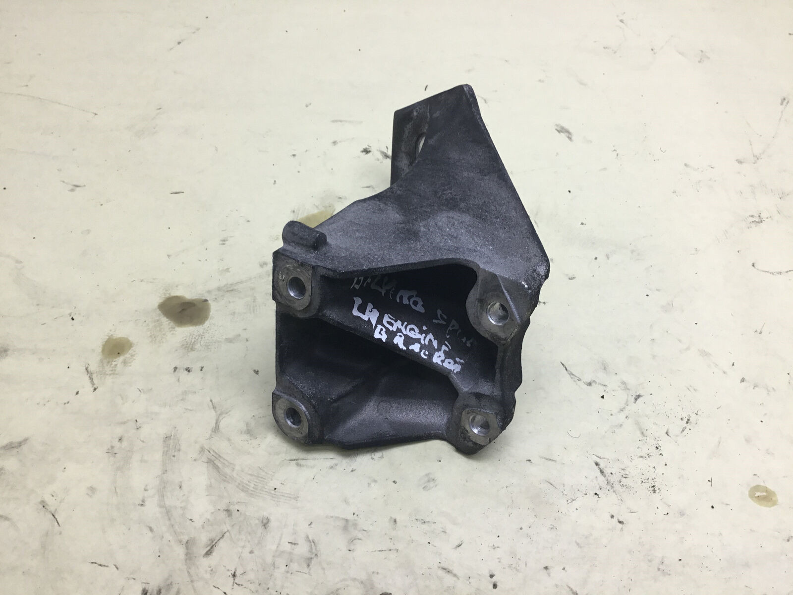Bentley Flying Spur 2013-2018 FRONT+LEFT Engine mount