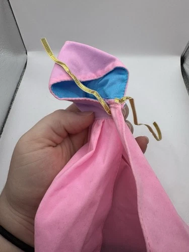 MATTEL VINTAGE 2003 BARBIE AS RAPUNZEL CAPE ONLY FASHION GIFT SET.