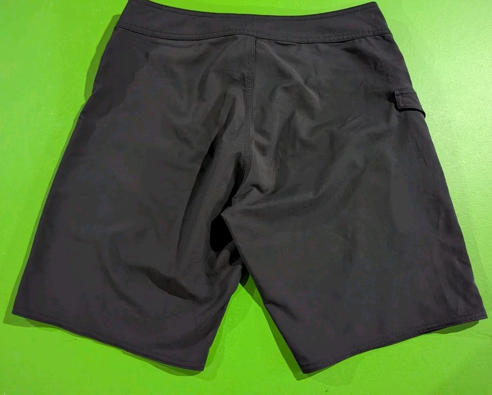 Volcom Hawaii Mod-Tech Men’s Board Shorts Stretch Cinch Fly Black Size 30 Swim  - Image 2 of 4