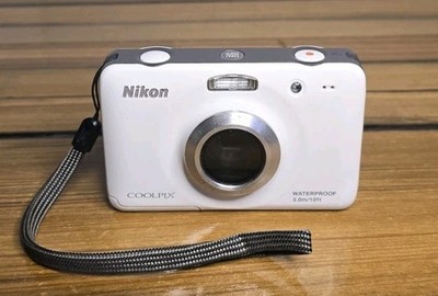 Nikon Coolpix S30 10.1MP White Waterproof Digital Camera - UNTESTED / AS-IS