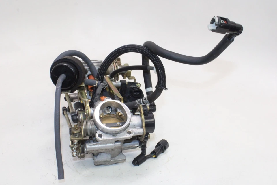 04-06 SUZUKI VSTROM 650 DL650 OEM ОСНОВНЫЕ ТОПЛИВНЫЕ ФОРСУНКИ / КОРПУСА ДРОССЕЛЬНОЙ ЗАСЛОНКИ - Изображение 2 из 4