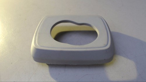 Rahmen Blende Halter Trennnetz Netz Rechts 2K0861864A VW Caddy 1.9 TDI DPF