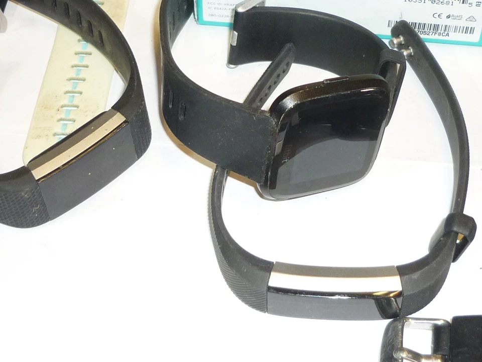 Job lot of 25 Smart Watches Various Makes Samsung Fitbit Apple etc. All Untested - Image 4 of 4