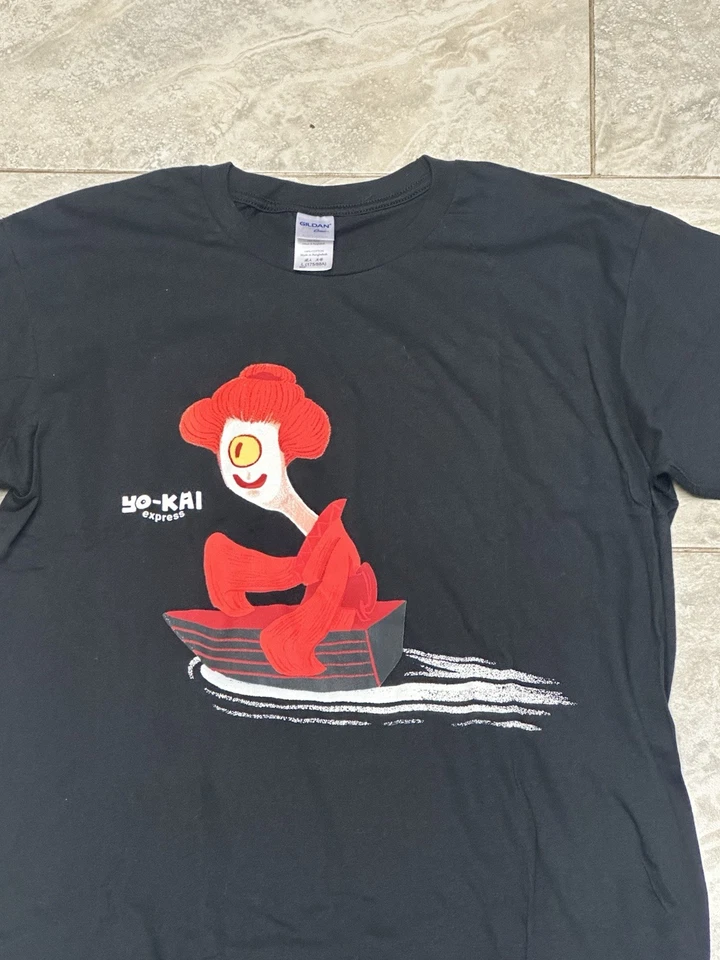 Yo-Kai Express 日本拉面 T 恤尺寸 L 动漫人物黑色食物 — 第 2/4 张图片