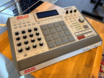 Akai MPC Renaissance Sampler Maschine Controller Interface
