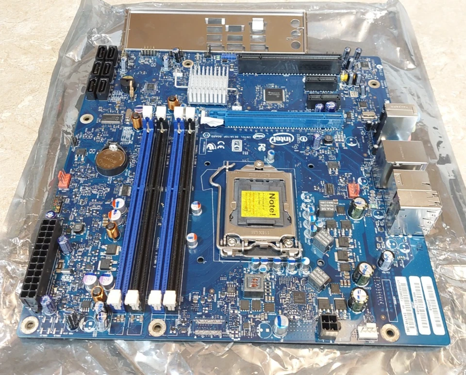 Intel DP55WB Motherboard LGA1156 DDR3 MicroATX with IO Shield Desktop Mainboard - Image 2 of 4