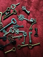 Lot Of 14 Various Keys