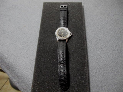 Ladies Hamilton 8586A Watch WR 20 Atm Black Face & 16R Leather Band Silver Trim - Afbeelding 1 van 5