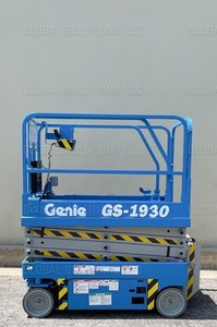 2021 GENIE GS 1930 / 26 FEET WORKING HEIGHT / ELECTRIC SCISSOR LIFT