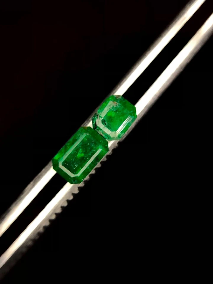 1 carat 100% natural emerald loose gemstone rom swat Pakistan - Image 3 of 4