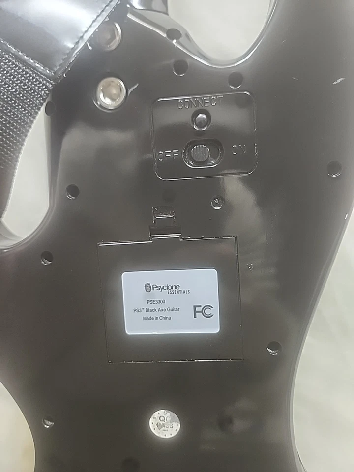 Black Axe Guitar Hero  Psyclone Essentials PS3 PSE3300 With Dongle Playstation 3 - Image 3 of 4