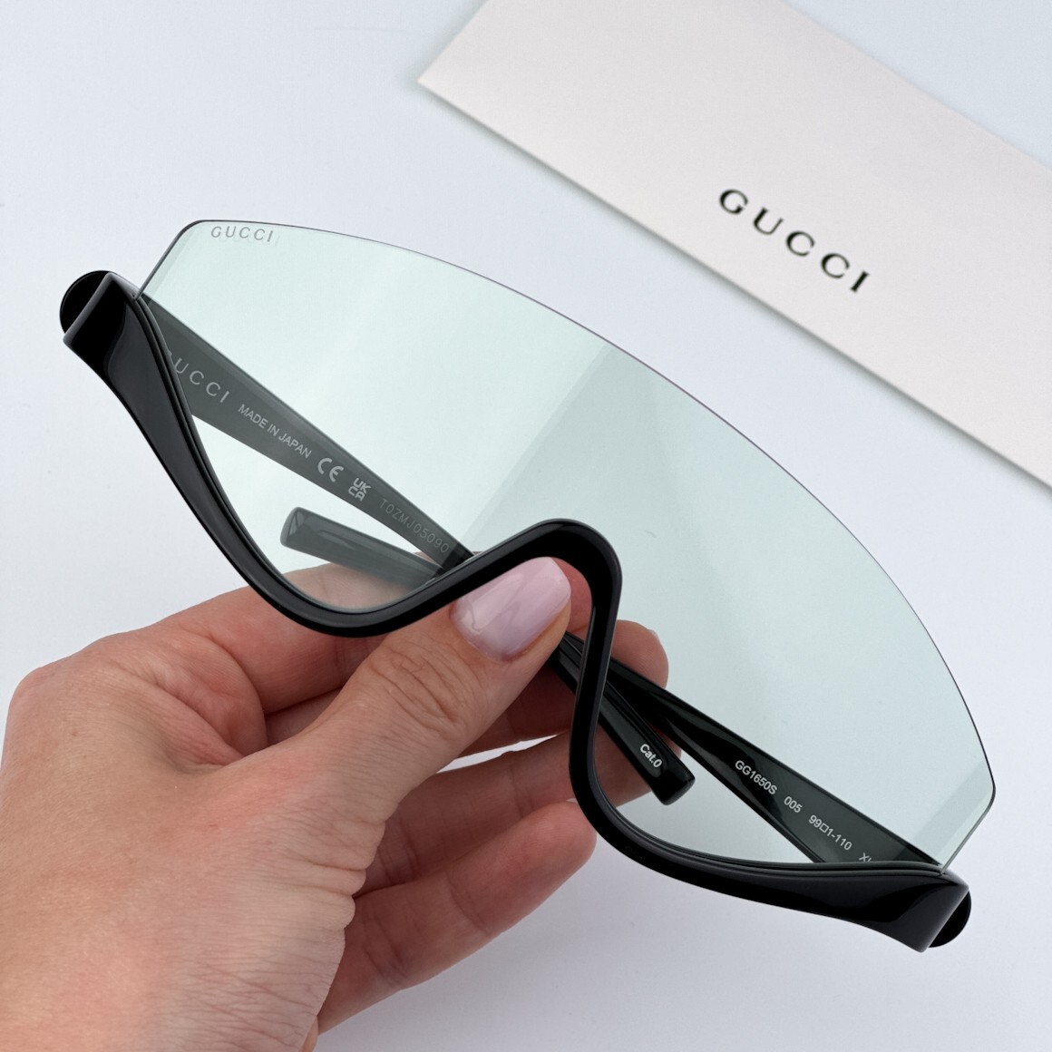 Gucci Men Sunglasses Shiny Black Green Shield Mask GG1650S  display picture 1