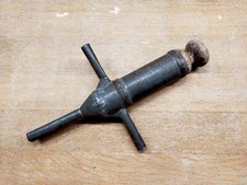 Ancien poussoir à saucisse manuel en bois et métal Art Populaire Objet De Métier