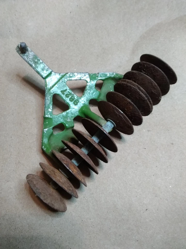 Disco de metal fundido verde Tootsie 9827 vintage Foto 4 de 4