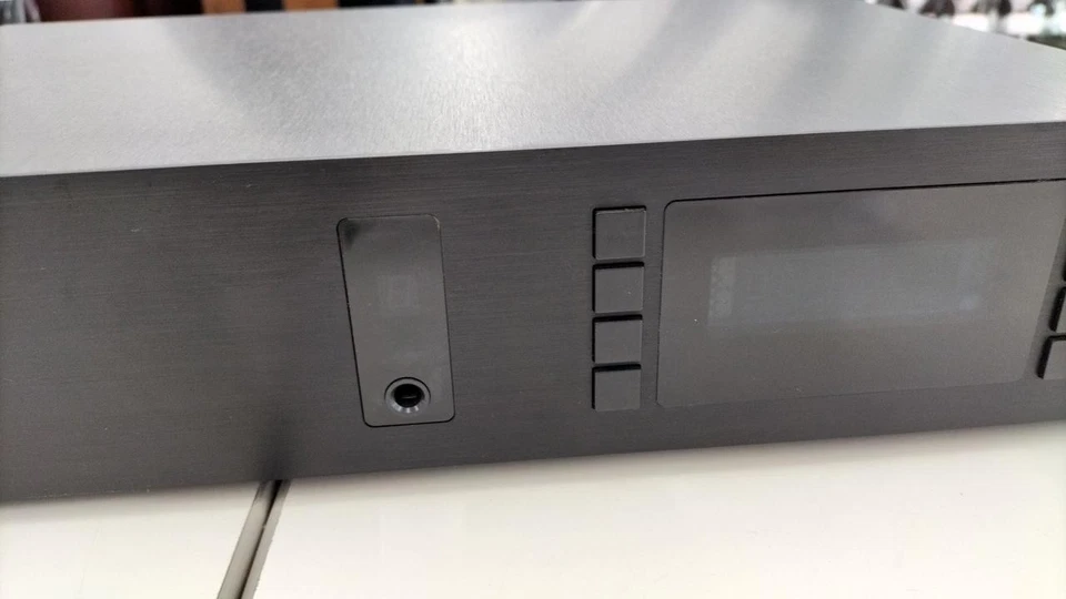 Amplificatore integrato Micromega TEMPO.1 buone condizioni dal Giappone - Immagine 3 di 4