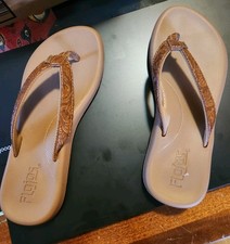Flojos Fiesta Brown Embossed Floral Flip Flops Womens Size 6 Sandals Thong Style