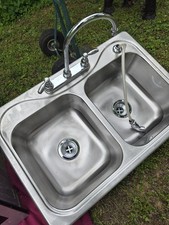 Delta Double Basin Stainless Steel Kitchen Sink w/ Faucet 33x22x14