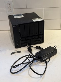 QNAP TS h973AX NAS AMD Ryzen V1500B 4 Cores 32GB DDR4 SODIMM RAM