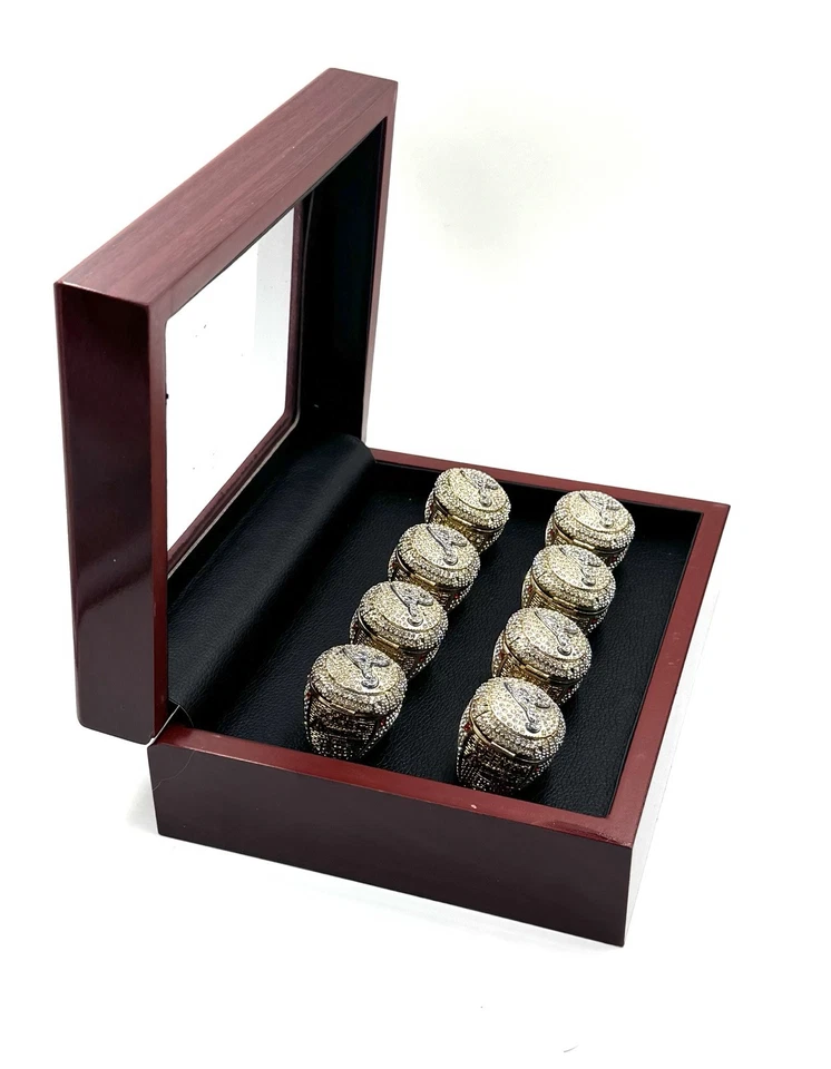 NOVO ATLANTA BRAVES 2021 WORLD SERIES 8 RÉPLICA ANEL CAIXA CONJUNTO FREEMAN ACUNA LOTE - Imagem 3 de 4