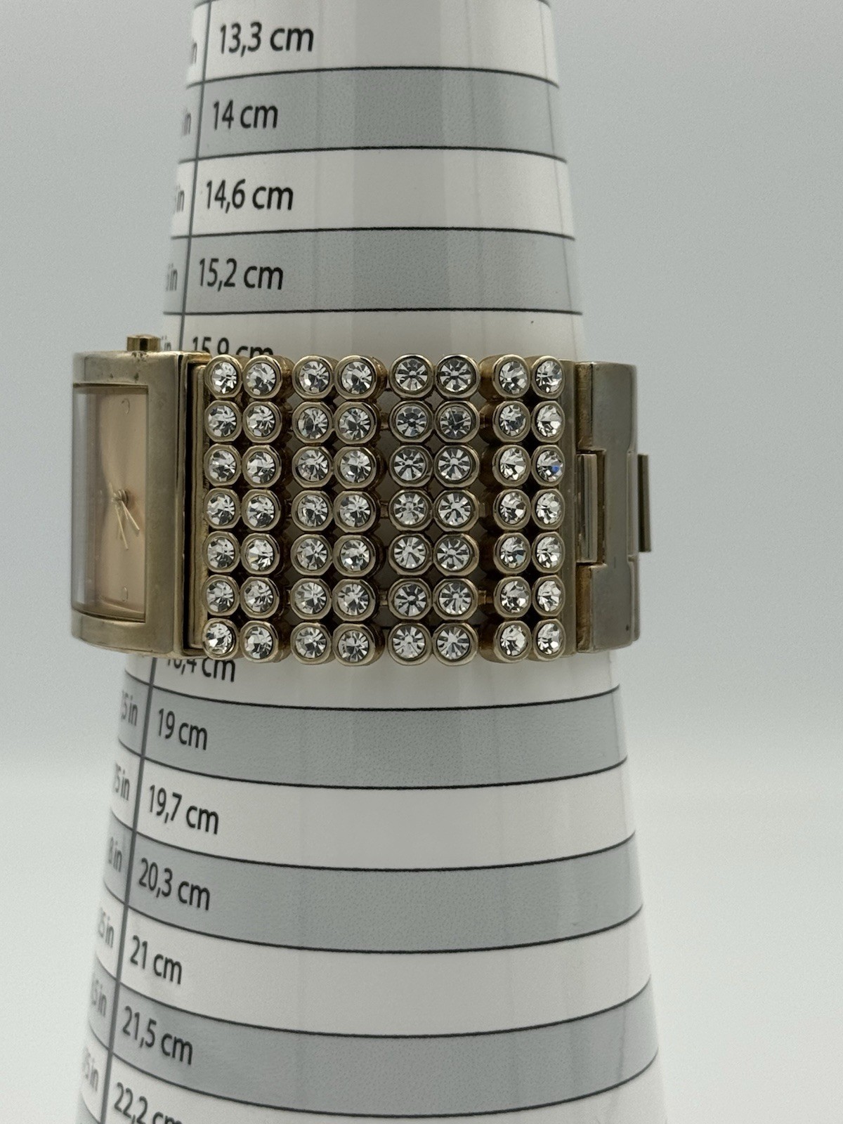 Ladies Beautiful GoldTone Crystals Embedded Strap Watch, new battery, working image 10