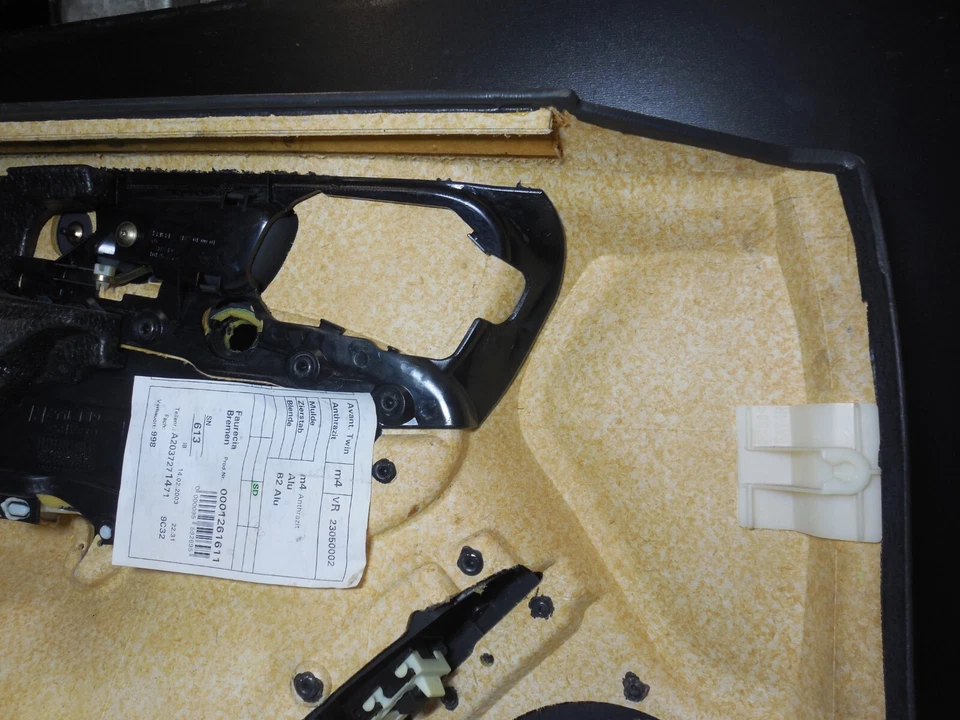 Передняя правая внутренняя дверная панель 05–07 Mercedes Benz A2037271471 W203 C230 - Изображение 2 из 4