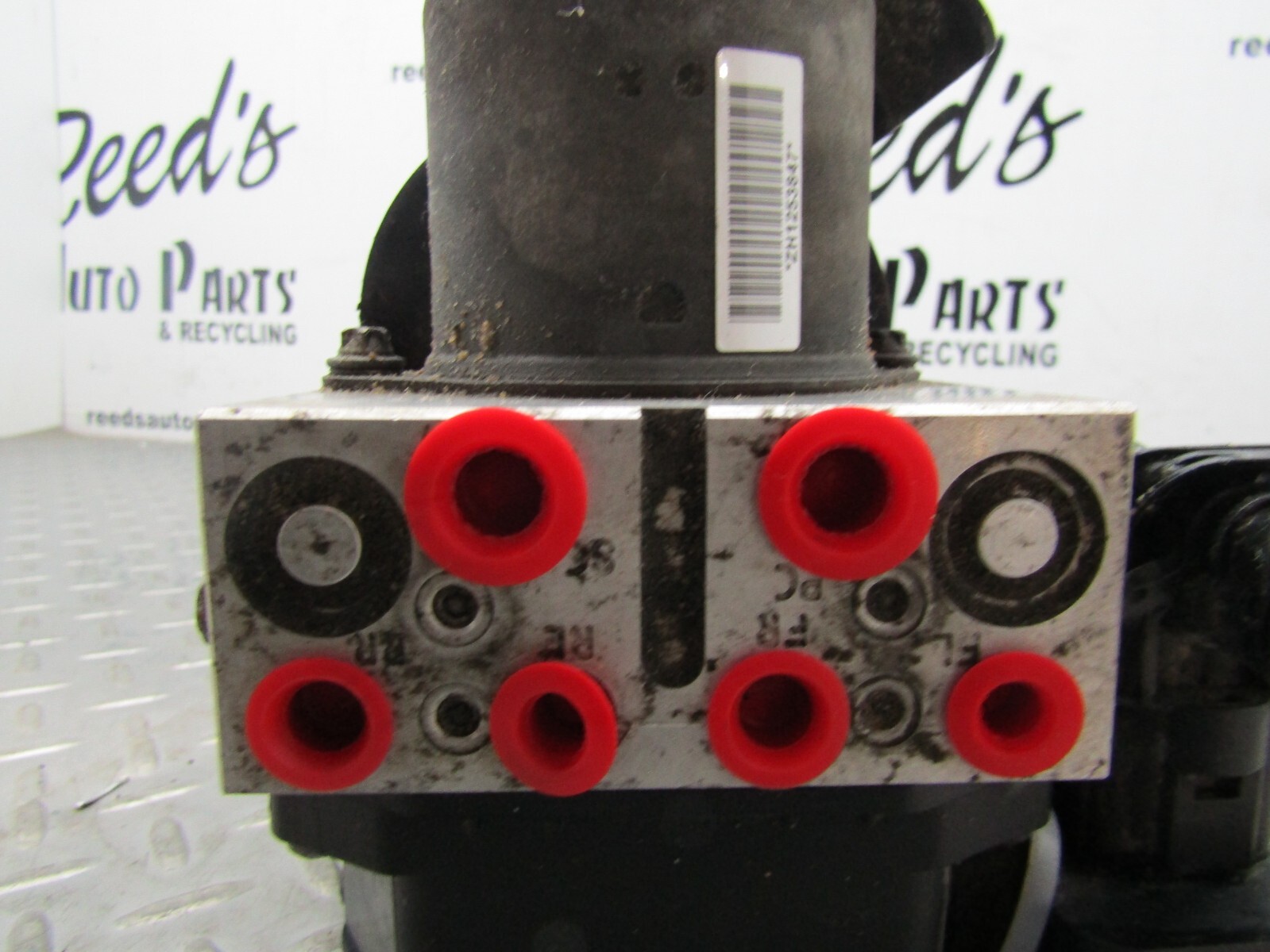 20132014 JEEP GRAND CHEROKEE Antilock Brake Part Assembly 68164629AA