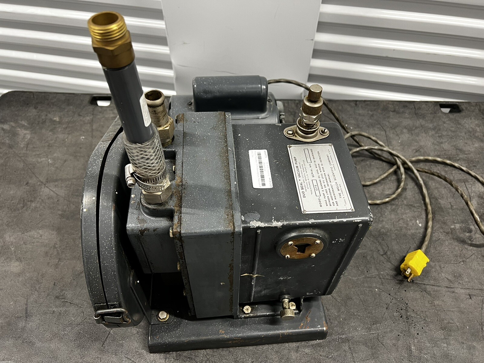 Welch Duo Seal Vacuum Pump Model 1376 eBay