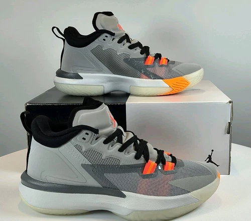 Jordan: JORDAN ZION 1 Youth Uomo taglia 7 Donna taglia 8 5 DA3131008