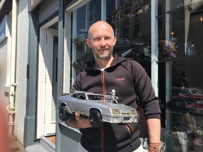 mad max inteceptor 1:8 scale Razor Cola hand build with lights on