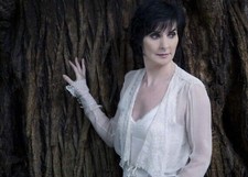 Enya Unsigned 6" x 4" Photo - Beautiful Irish singer, songwriter and musician *6