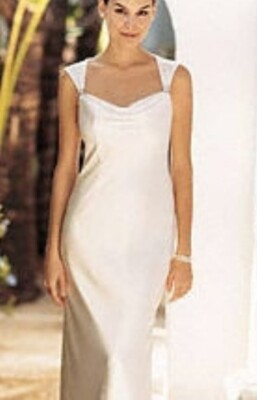 NEW UNUSED GALINA SIGNATURE Davids Bridal GOWN (GU8247 Ivory ) SIZE 2
