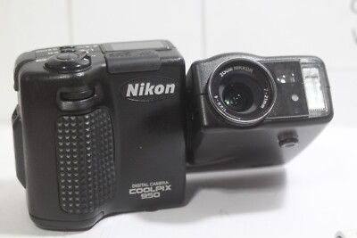 1yrWarranty Nikon Coolpix 950 Digital Camera 2.11MP Japan + Card +