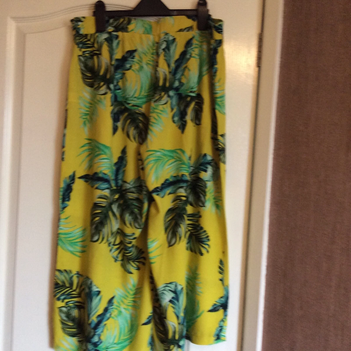 Asda George Ladies Green Tropical Print Pull On Cropped Summer Trousers U.K. 14