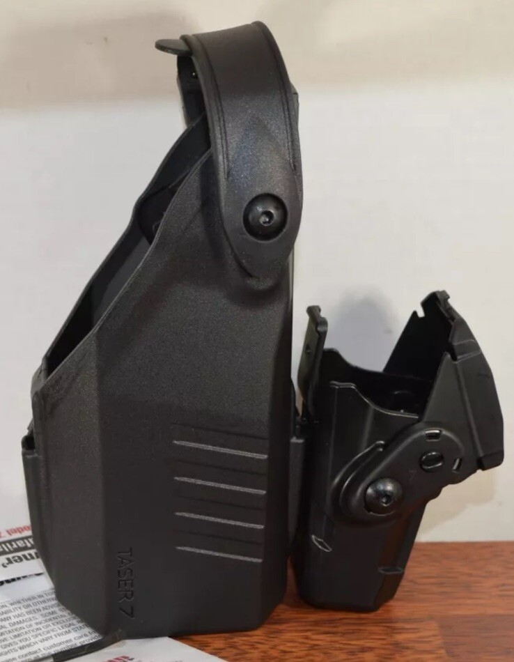 SAFARILAND 7TS 7520 SLS CLIP ON HOLSTER FOR EDW TASER 7 RIGHT HAND