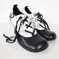 RED OR DEAD WOMENS VINATGE BOWLING HEELS MONOCHROME SHOES IRREGULAR BROGUE 7 40