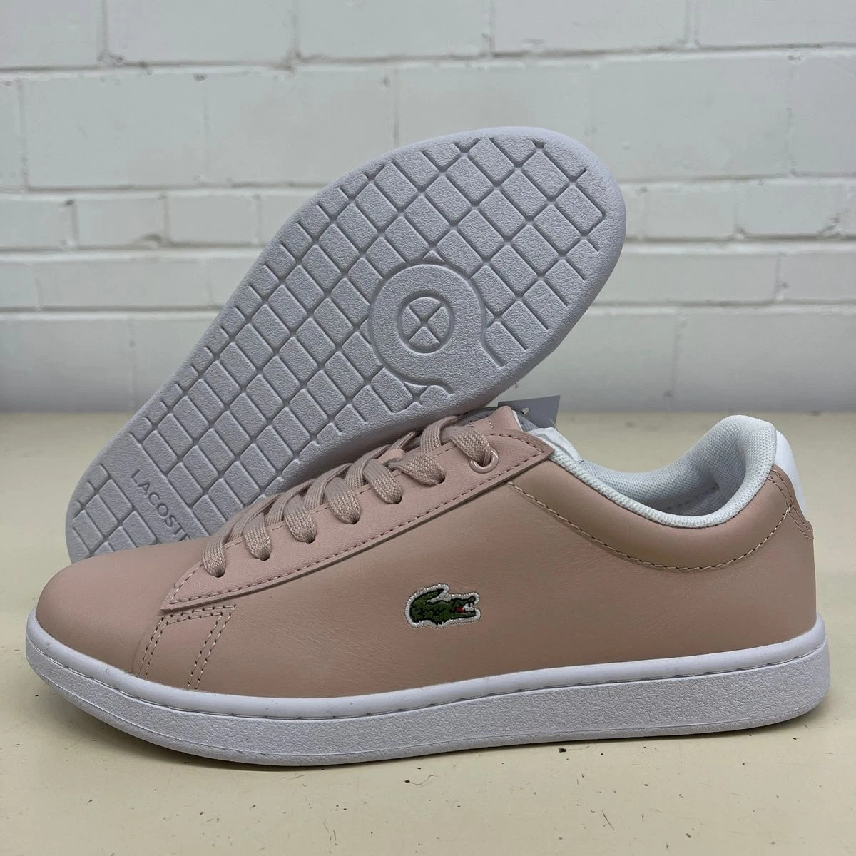 Women's Lacoste T-Clip Leather Sneakers