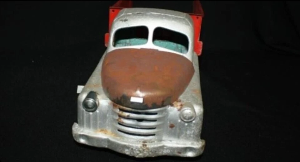 Vintage Structo Pressed Steel Dump Truck Tonka Toy Decor - Image 3 of 4